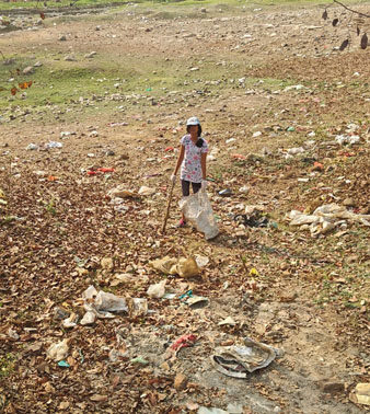 Bhopal’s Youth Leads the Charge at Kaliasot Lake Cleanup on Earth Day